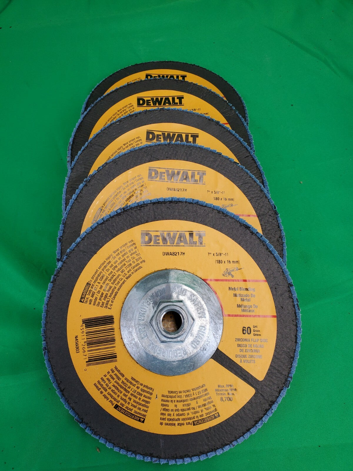 DEWALT DWA 8217 H 7" x 5/8‑11 Z60 Flap Disc 5 Pack