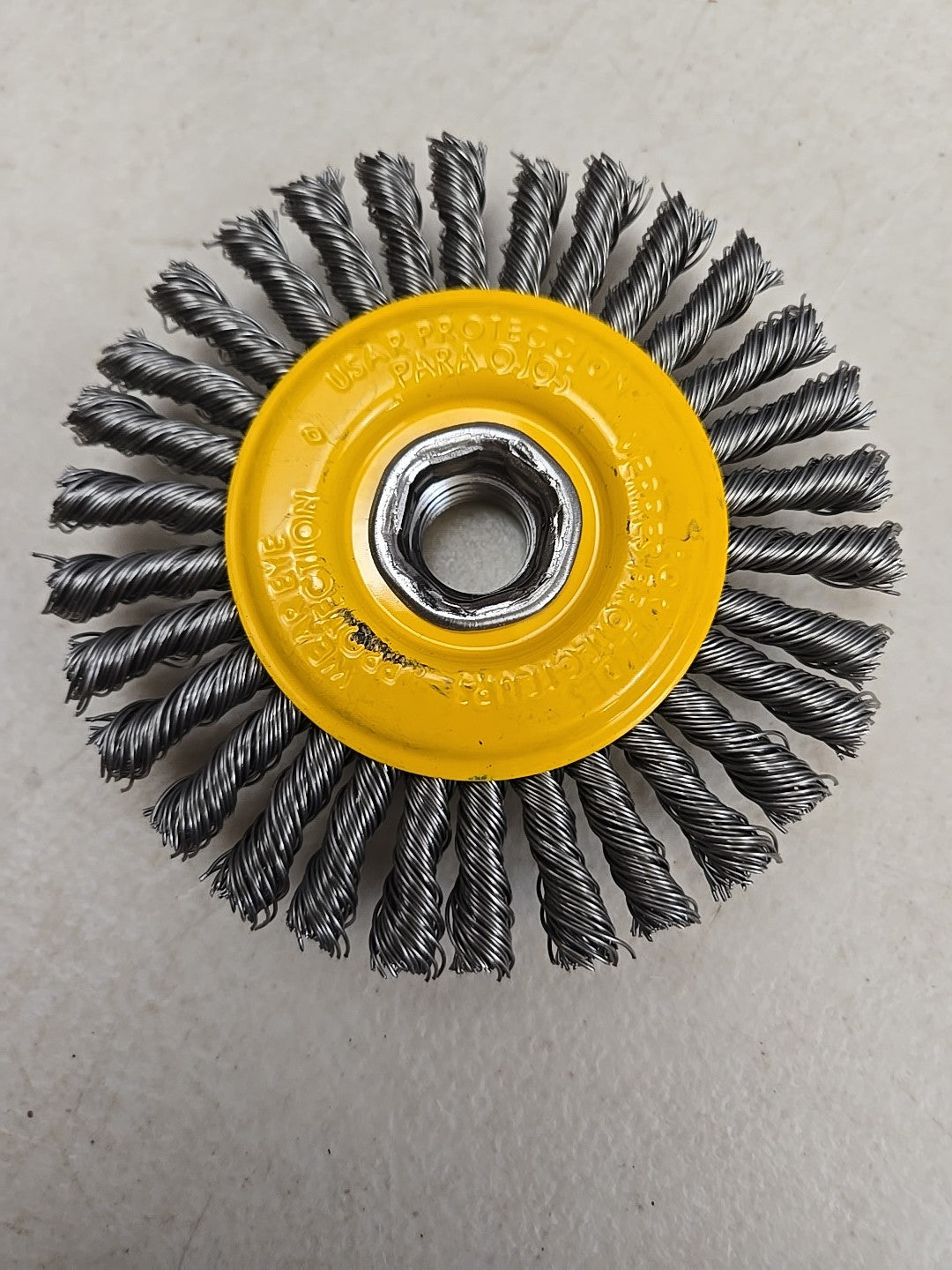 Dewalt Dw 4925B 4" X 5/8-11 Carbon Stringer Wheel .020 Wire 12 Pack