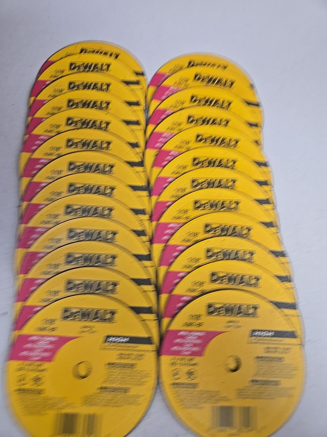 DeWalt DW 8716 4" X 1/6" X 3/8" Cutting Wheel 25 Pack