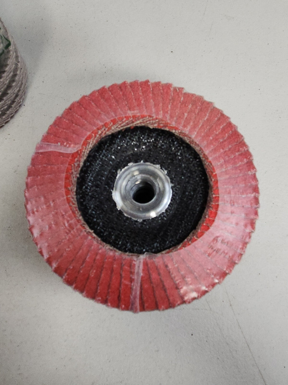 DEWALT DWA 8280 H 4 1/2" x 5/8-11" 40 Grit Ceramic Flap Disc – 10 Pack
