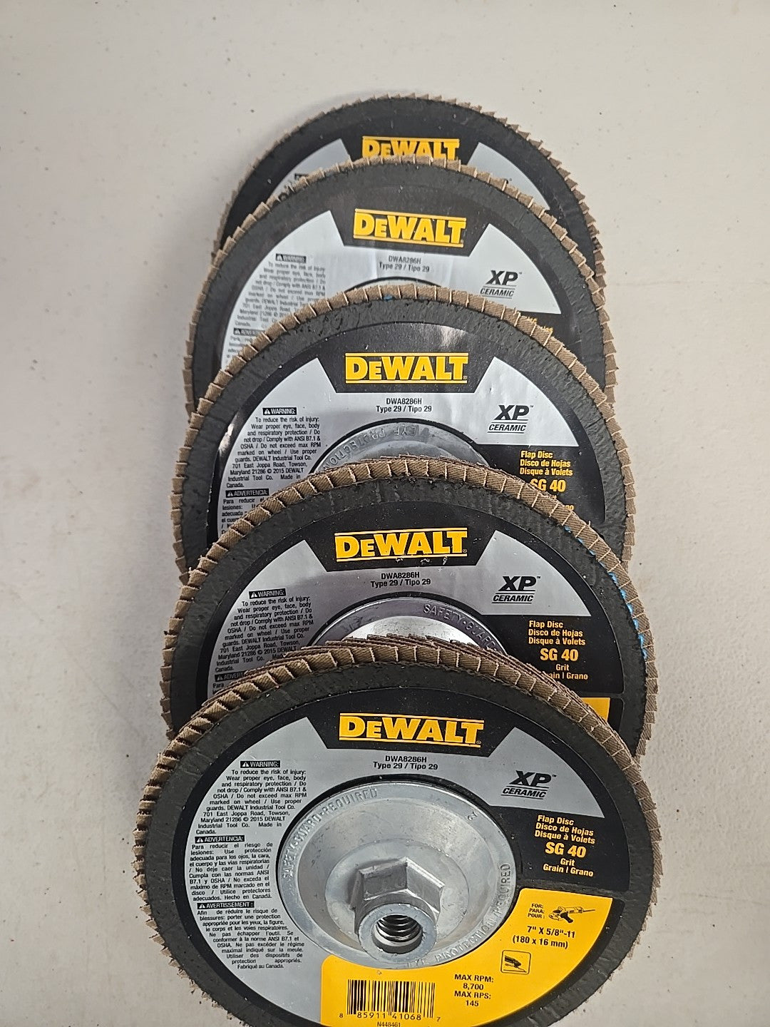 DeWalt DWA 8286 H 7" X 5/8 - 11" 40 Grit Flap Disc 5 Pack