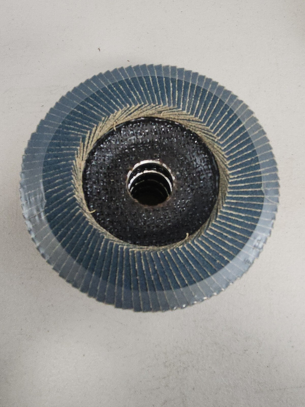 DEWALT DW 8252 4 1/2" x 7/8" Z80 Grit Flap Disc – 10 Pack