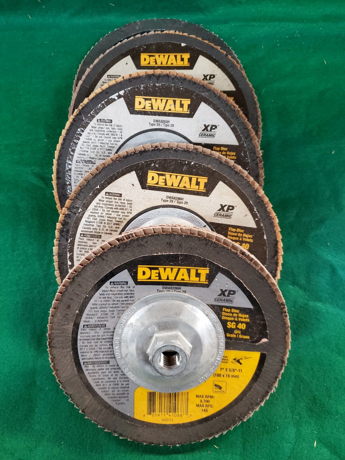 DEWALT DWA 8287 H 7" X 5/8"-11 SG60 Flap Disc. 5 Pack