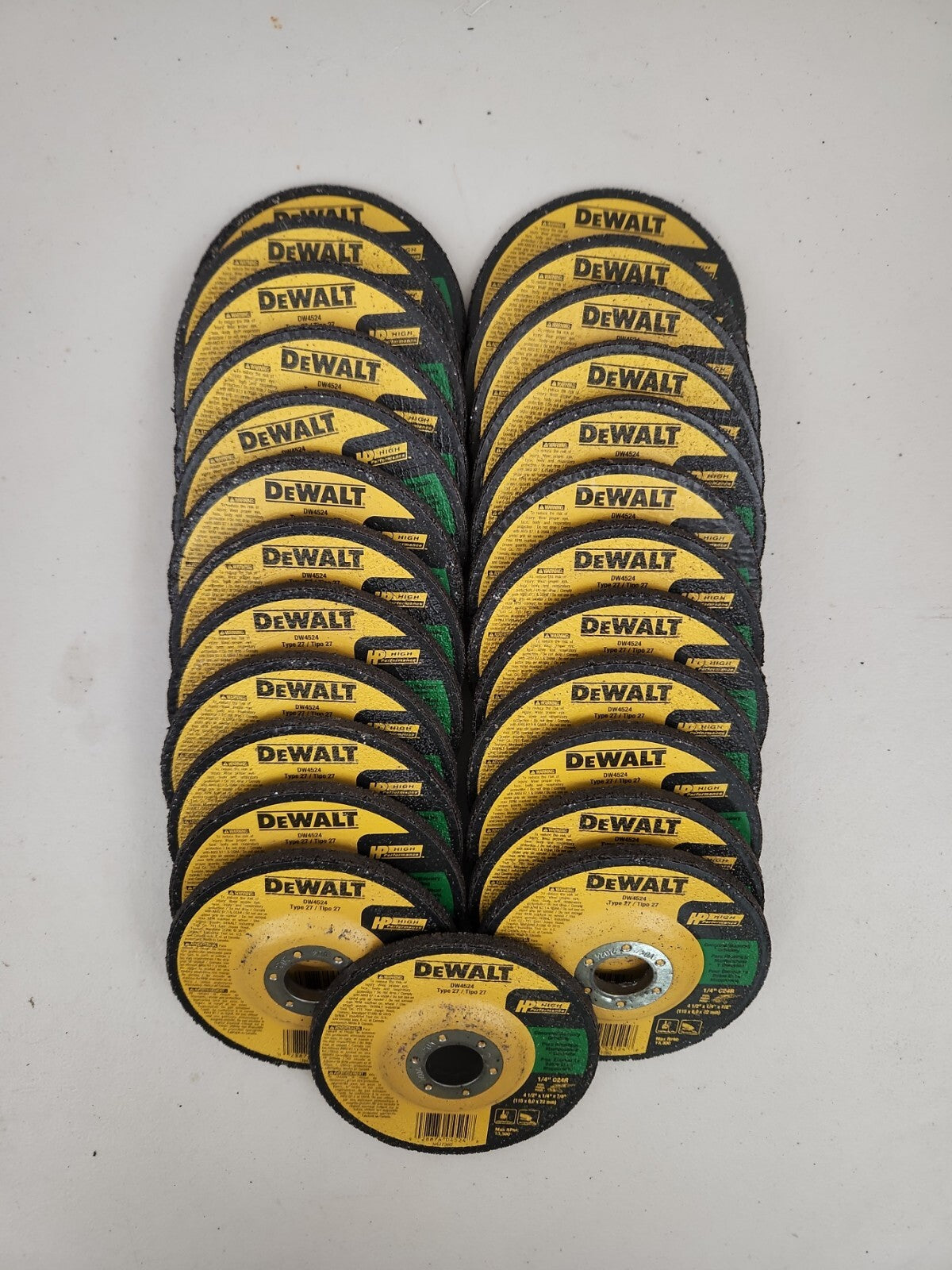 NEW 25 Pack DeWALT DW4524 4-1/2" x 1/4" x 7/8" Concrete Masonry Grinding Wheel