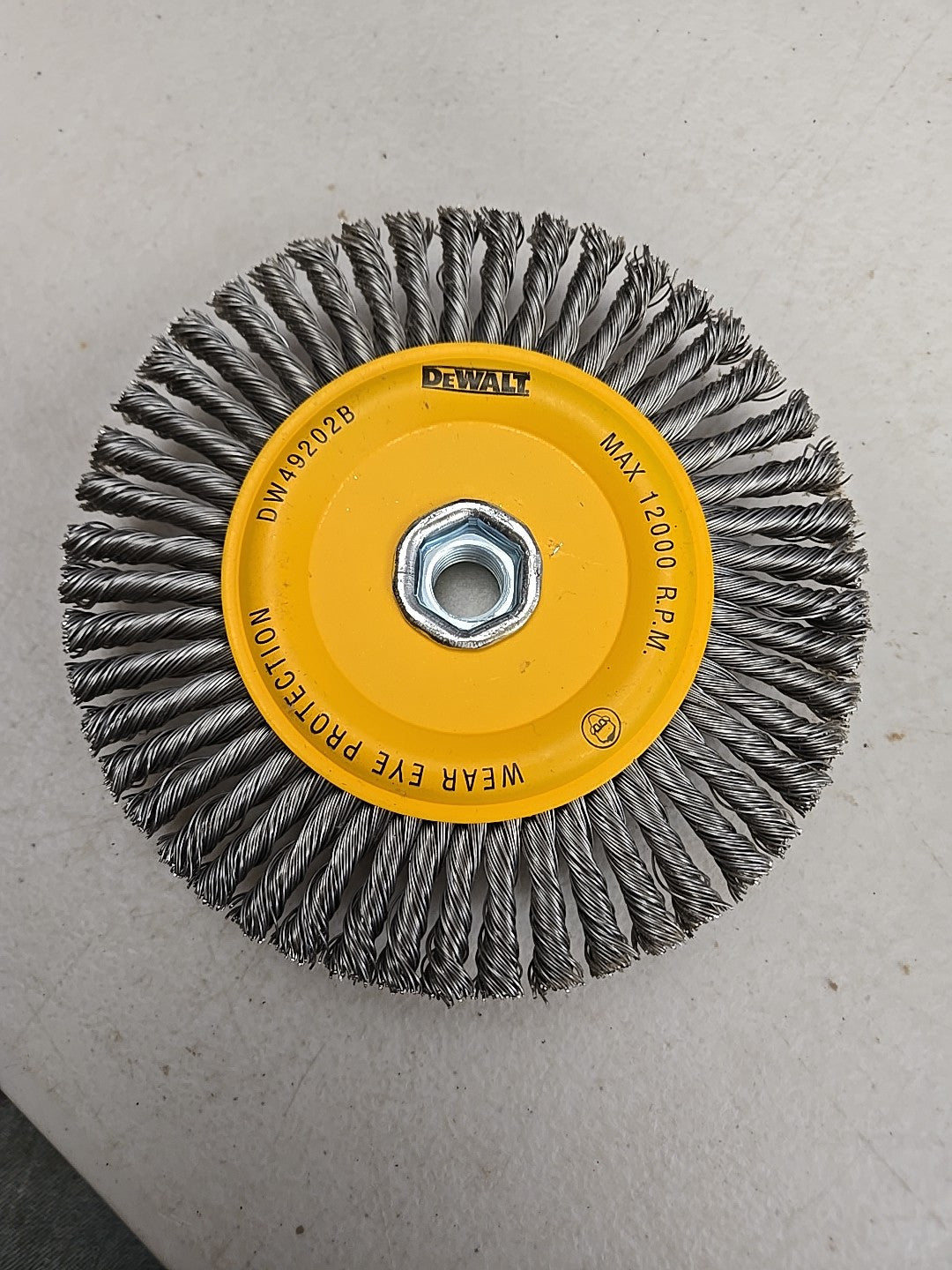 DeWalt DW 49202B 6" X 5/8-11" Carbon Stringer Wheel, .020 Wire 6 Pack